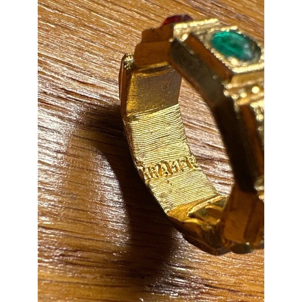 Vintage Kramer Earrings Etruscan Byzantine Egyptian Revival Hoop Gold Tone Clip - Picture 6 of 6